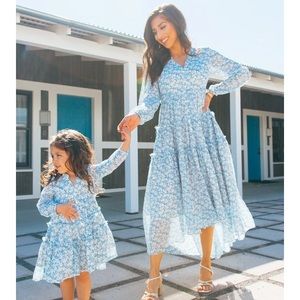 Ivy City Co blue white floral dress